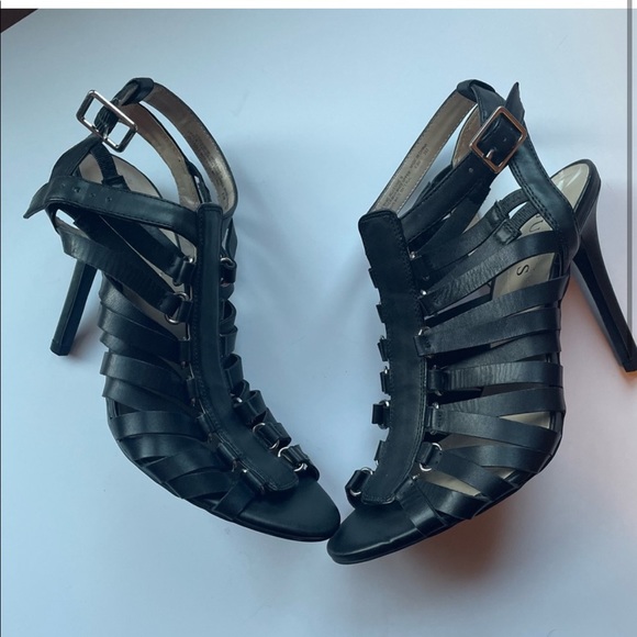 Size 8.5 Guess Sandal Shoes - Picture 1 of 6
